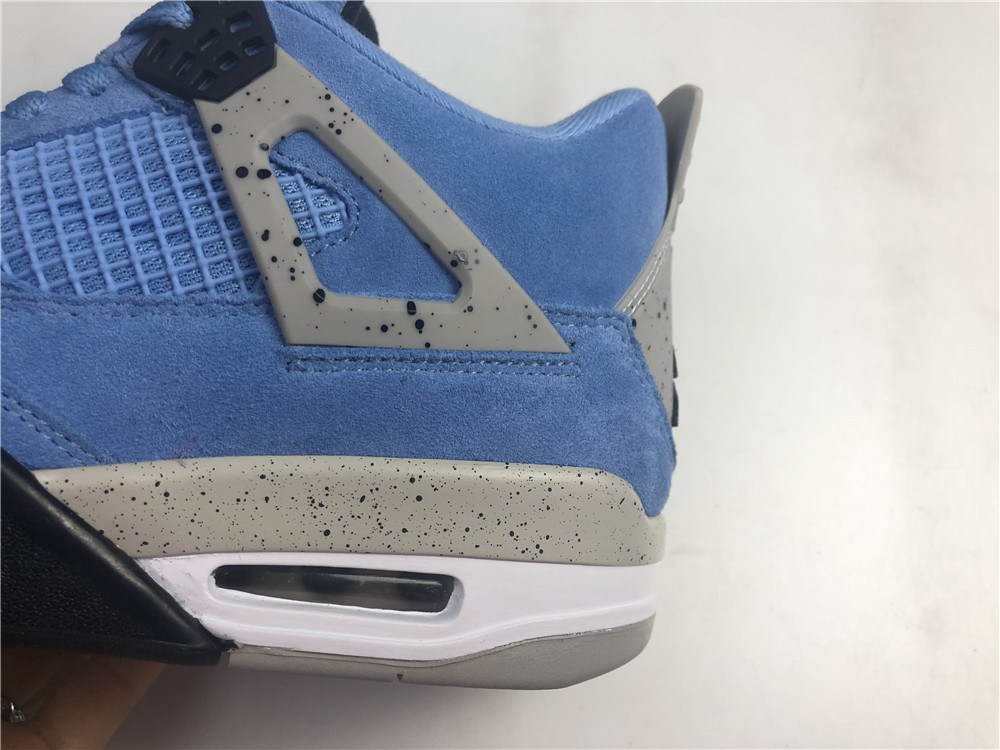 Jordan 4 Retro University Blue CT8527-400